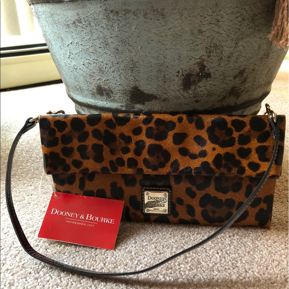 NWT Dooney & Bourke Clutch Handbag